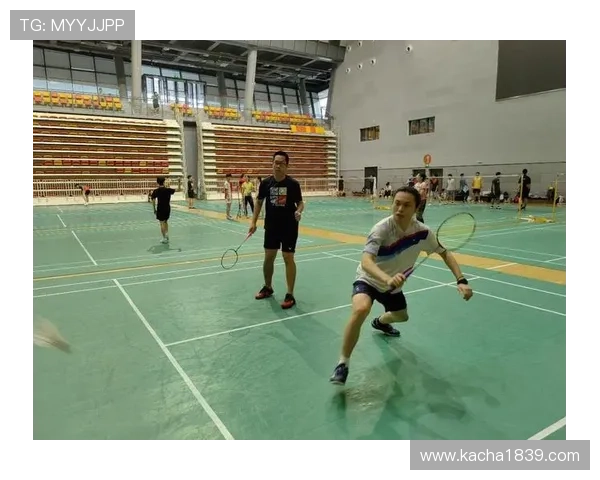 成都羽毛球队战术解析:如何在比赛中提升团队协作与个人技术 成都羽毛球队战术解析:如何在比赛中提升团队协作与个人技术