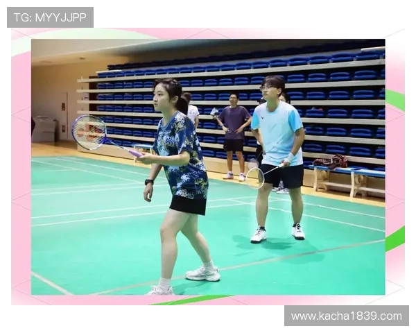 深圳羽毛球队总决赛精彩配合展现团队精神与默契之美 深圳羽毛球队总决赛精彩配合展现团队精神与默契之美